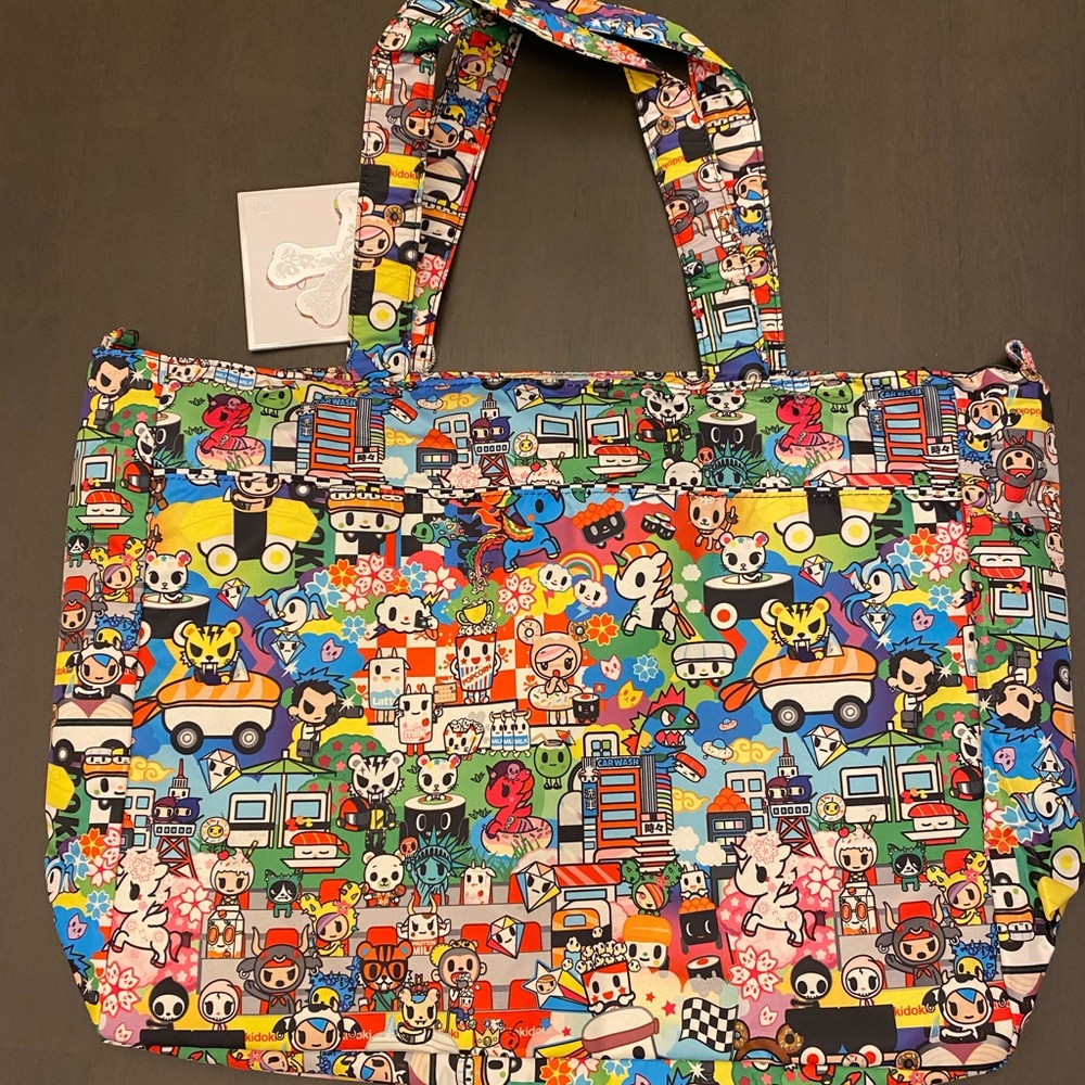 ⭐️HOST PICK!⭐️NWT Jujube x Tokidoki Super Be Tote, SuperBe
